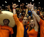 students cheering the Roadrunners