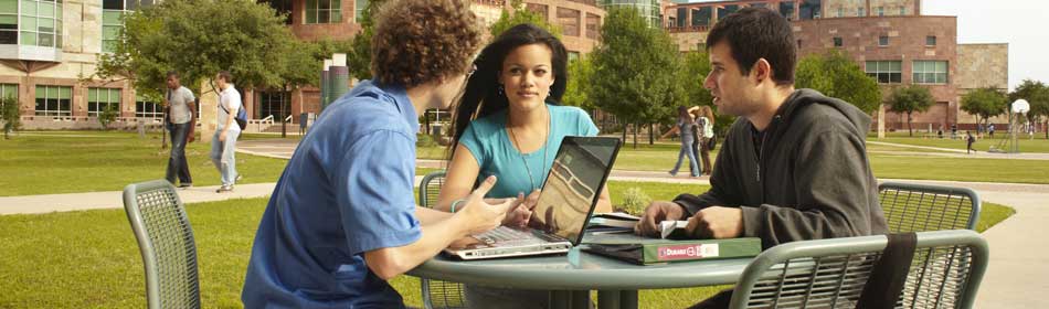 students studying at UTSA