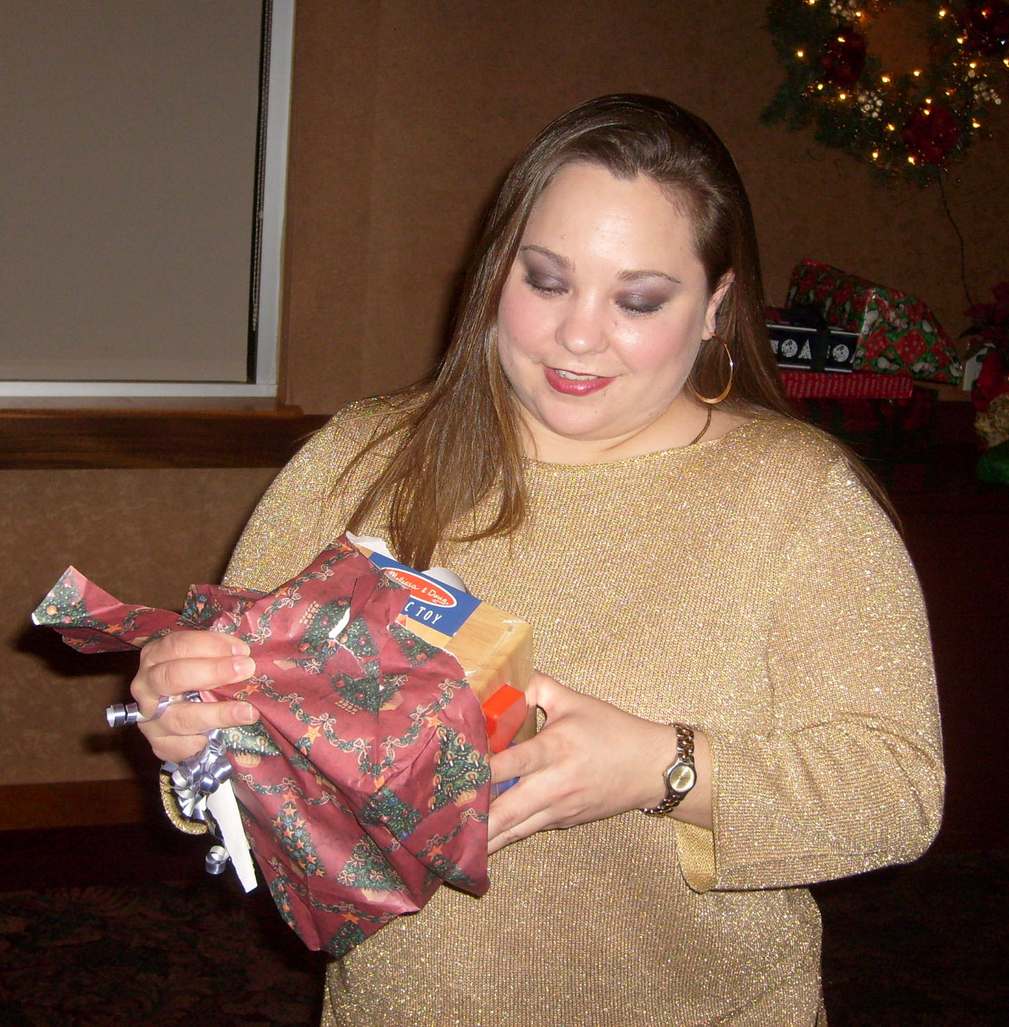 Diana Almaraz opening her gift