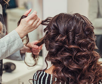 UTSA social work students are training hair stylists to recognize signs of domestic abuse