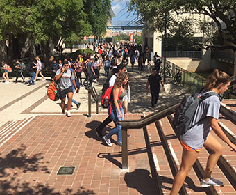 UTSA enrolls record number of students, boosts graduation rates three percent, according to new data