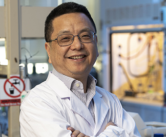 UTSA chemist Banglin Chen receives prestigious Humboldt Research Award