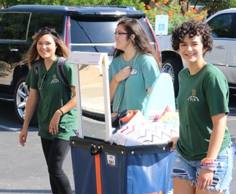 Roadrunners start college journey during move-in weekend