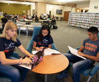 Students discover all the reasons to love UTSA Libraries