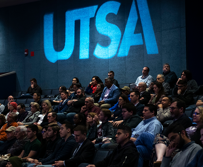 Diplomats share stories, advice with UTSA students