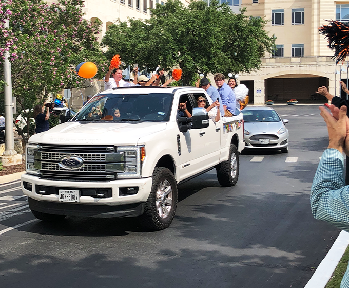 Class of 2020 celebrates new UTSA tradition with Commencement Drive