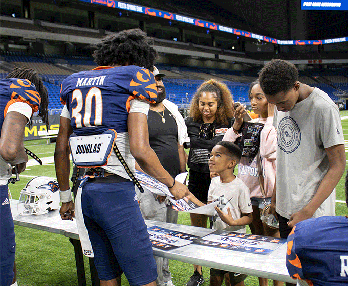 Slideshow: Roadrunners ring in Fiesta with annual UTSA Football scrimmage