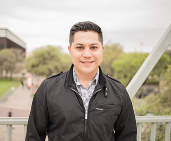 Meet a Roadrunner: Grad student Reuben Aleman helps UTSA student veterans succeed 