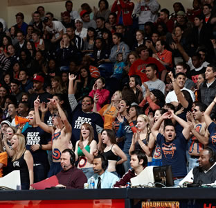 UTSA basketball fans