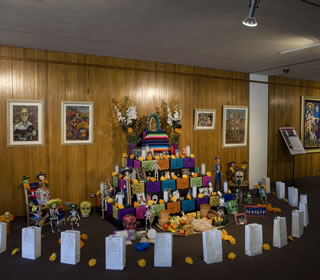 El Dia de los Muertos exhibits
