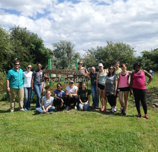 community garden volunteers