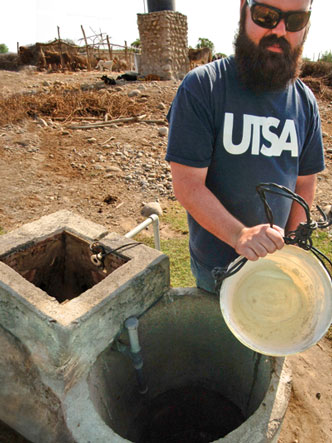UTSA Engineering students in Peru