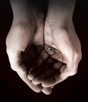 gift—an elephant charm