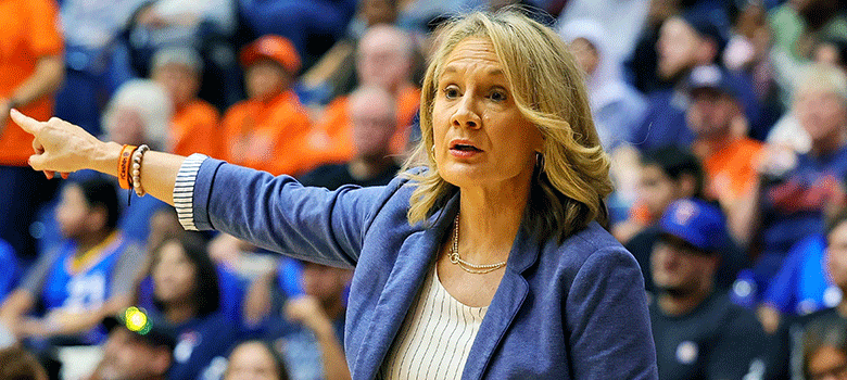 UTSA extends contract of women’s basketball coach Karen Aston