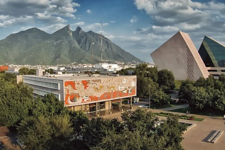 Instituto Tecnológico y de Estudios Superiores de Monterrey