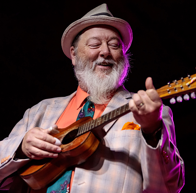 shinyribs playing guitar