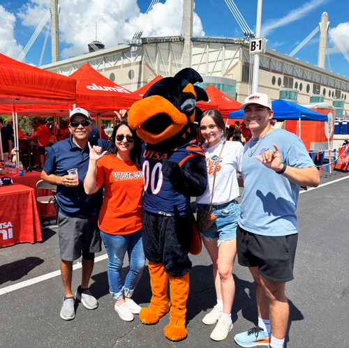 UTSA fans giving birds up with Rowdy tailgating