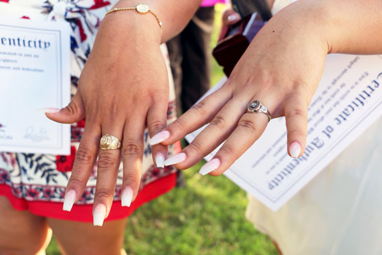 Close up of a student's hand wearing a UTSA class ring