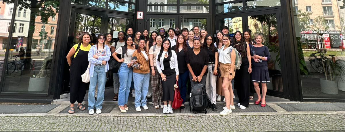Group of students in front of Frost Bank