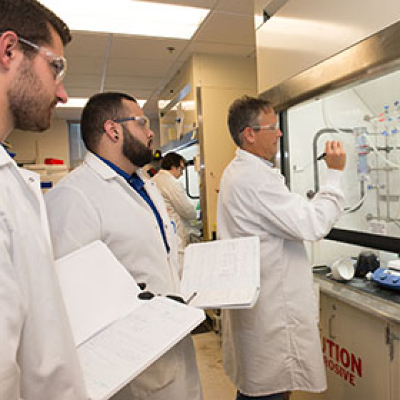 UTSA students doing research
