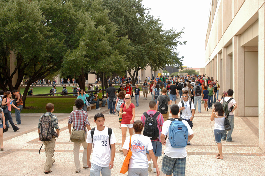 students walking between class