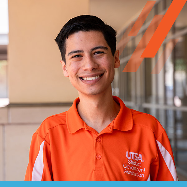 Aydan Villarreal smiling on UTSA campus