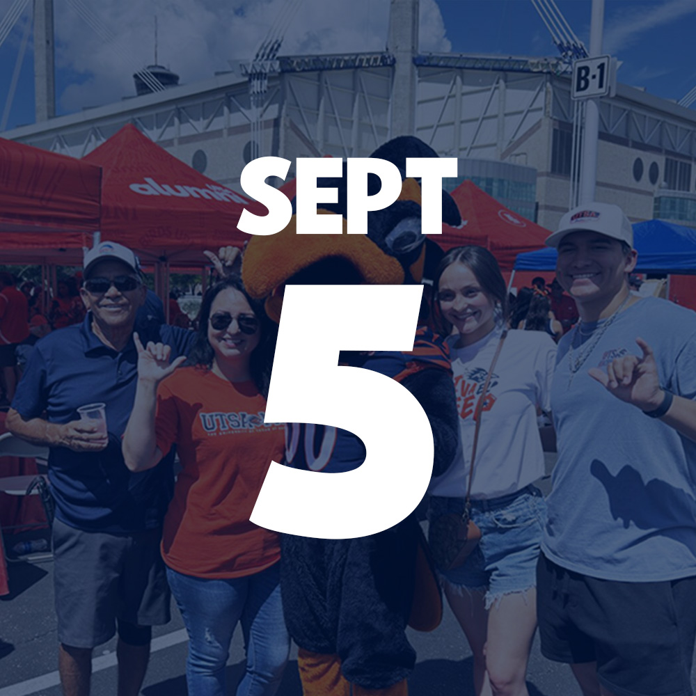 UT San Antonio Alumni with Rowdy at Tailgate