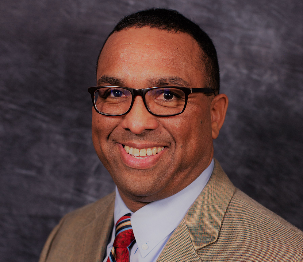 Dr. Luis Ponjuan