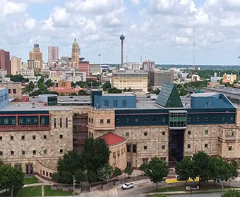 Honors College students explore San Antonio’s history as Tricentennial approaches 