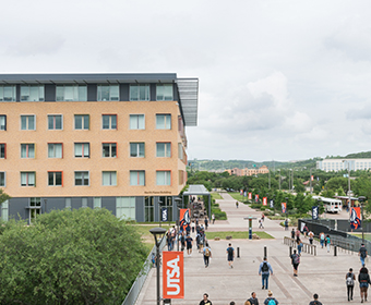 Hispanic students choose UTSA for academic excellence