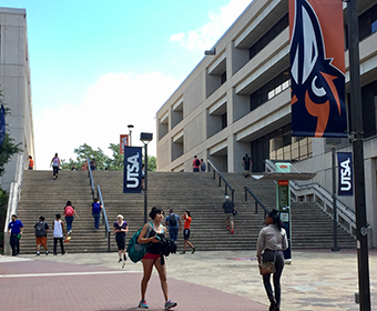 Financial aid opportunities help UTSA students graduate with less debt