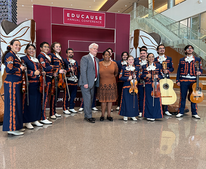 UTSA’s experiential learning leaders take center stage at conference