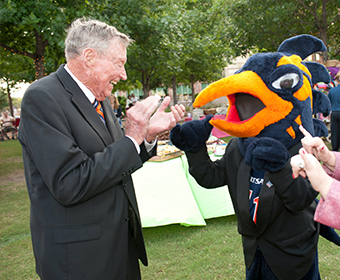 UTSA mourns loss of civic leader and university champion Tom Frost