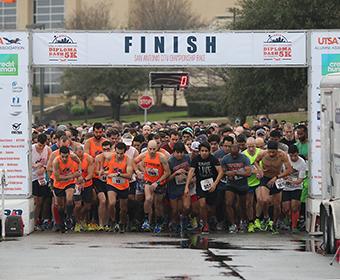 Diploma Dash to help support UTSA student scholarships