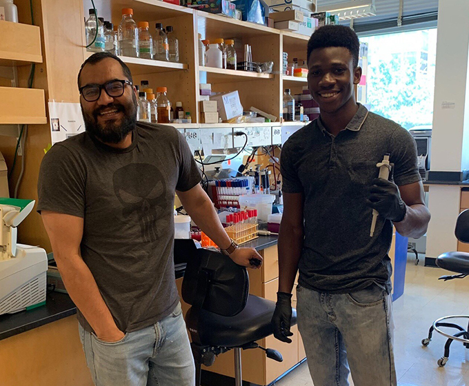 Undergrad tested his biomedical research skills at an MIT internship
