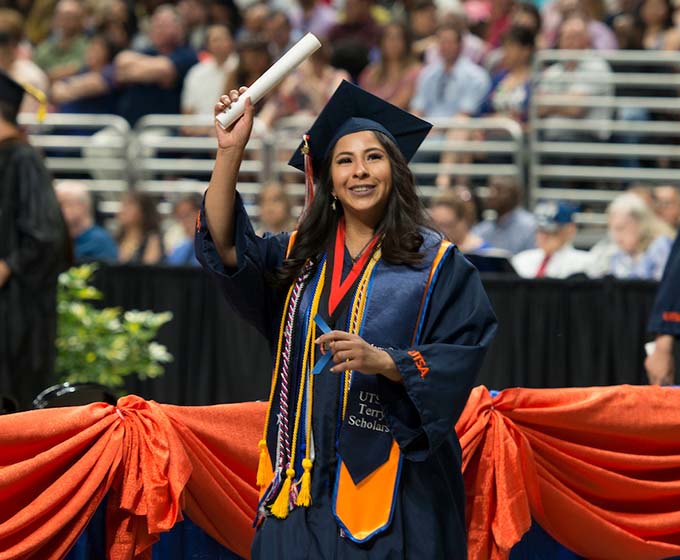 Graduation Help Desk A Key To Student Success Utsa Today Utsa