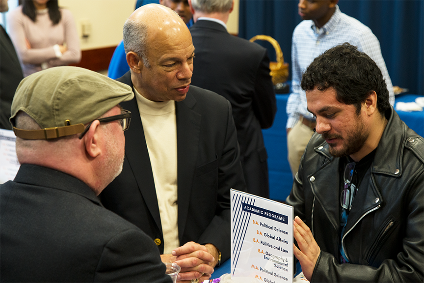 Jeh Johnson speaks with UTSA students