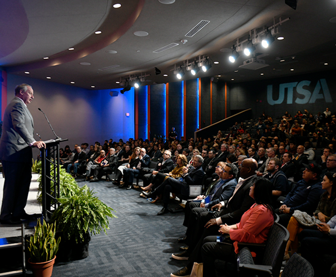 Experts discuss current foreign policy issues on nonpartisan panel at UTSA