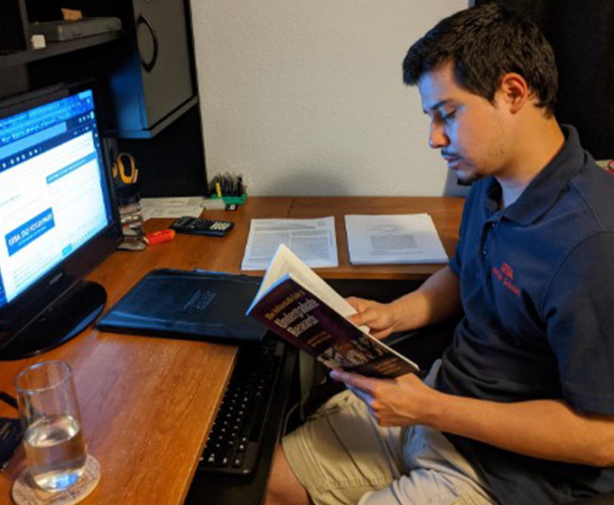 Roadrunners continue undergraduate research while studying virtually