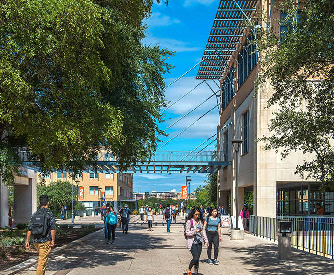 UTSA welcomes record number of freshmen, celebrates more fall milestones