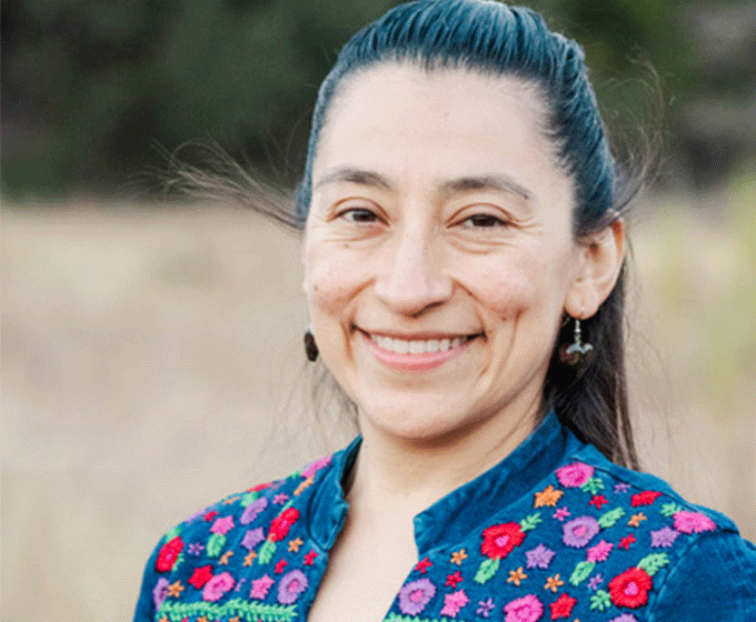 Researcher shows bilingual Mexican Americans use vernacular to create self-empowerment