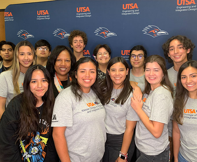 Engineering program helps first-year students succeed at UTSA
