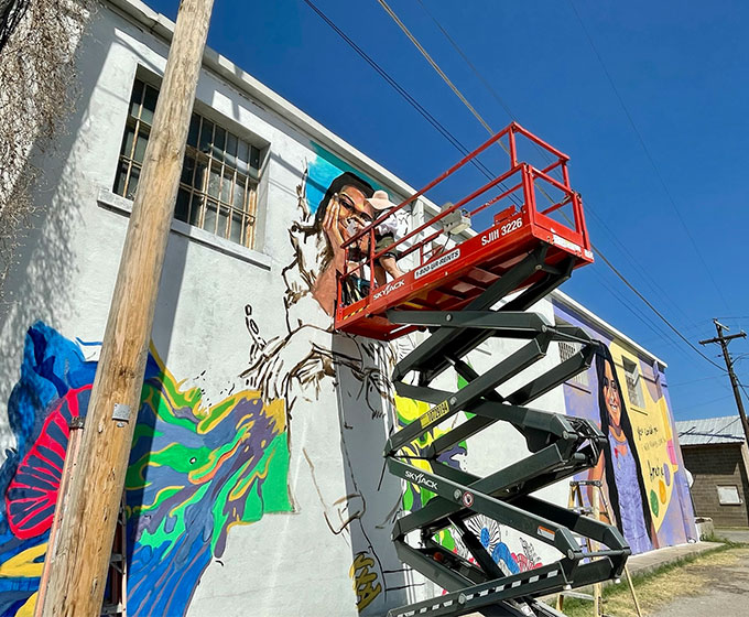 Several Roadrunners help honor Uvalde victims in mural project