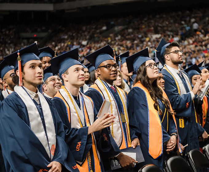 Nearly 3,000 UTSA graduates to cross the stage in fall Commencement ceremonies