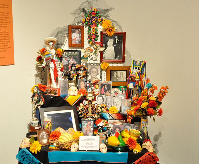 ITC, Honors College, Library team up for Día de los Muertos observances