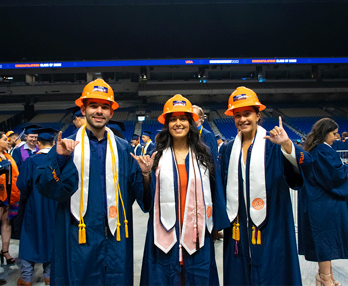 Traditions help UTSA graduates stand out at Commencement