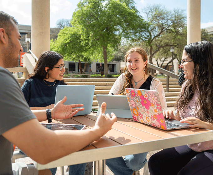 UTSA jumps in national ranking for efforts to enhance students’ social mobility