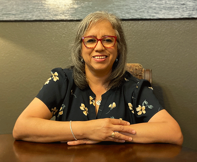 An immigrant and full-time worker, UTSA grad Eunice De la Cruz will earn her bachelor’s degree at 55