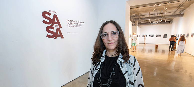 Profesor de UTSA utiliza exposición para narrar la vida de personas en toda América Latina |  UTSA hoy |  UTSA