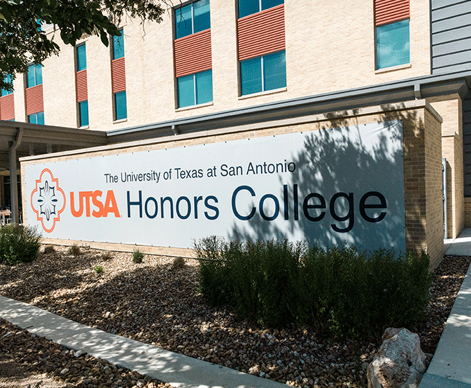 Candidates for UTSA Honors dean to speak at campus forums